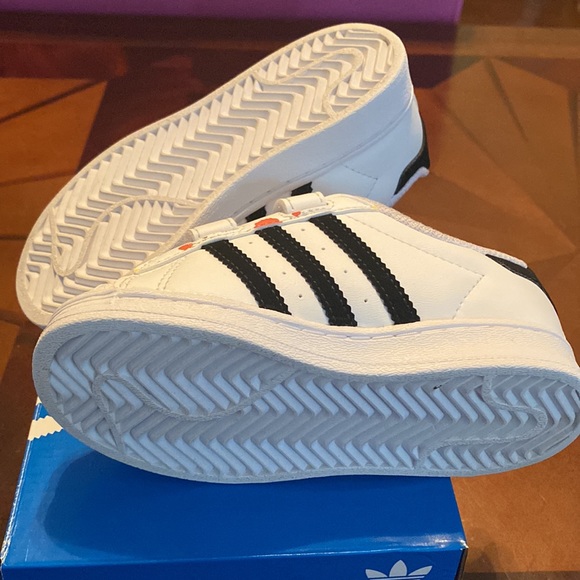 Adidas x Kevin Lyons - Picture 6 of 7